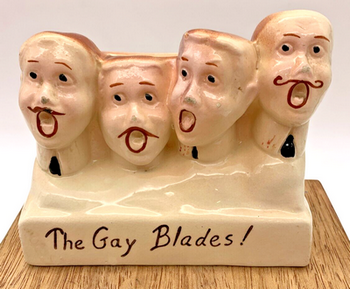 Tirelire de lames usagées marquée "Gay blades"
